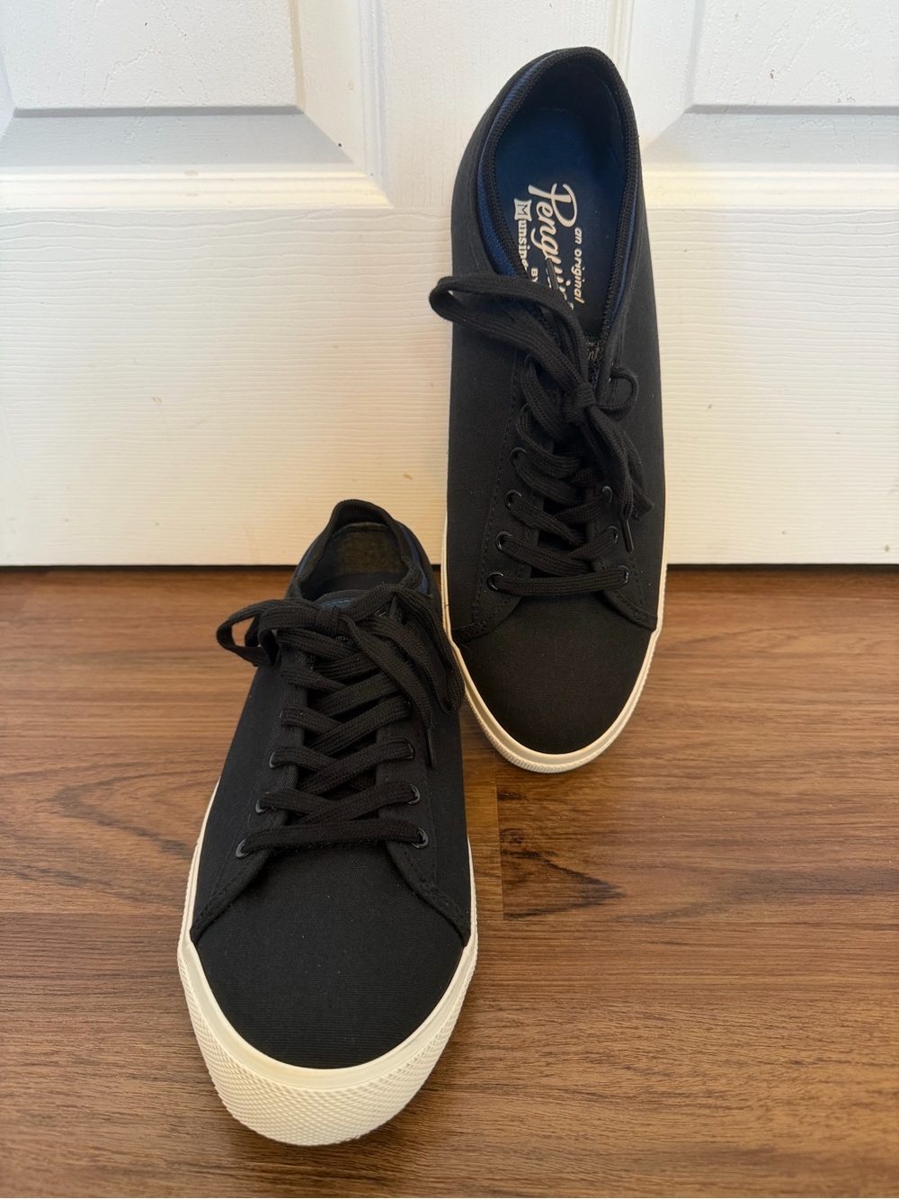 Original Penguin Black Low-Top Canvas Men's Sneakers. Size 11